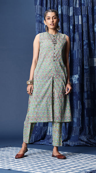 Svarchi Floral Block Printed Regular Pure Cotton Kurta with Trousers