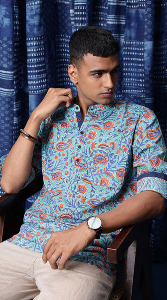 Svarchi Men Turquoise Blue Kalamkari Block Printed Straight Kurta with Roll-Up Sleeves