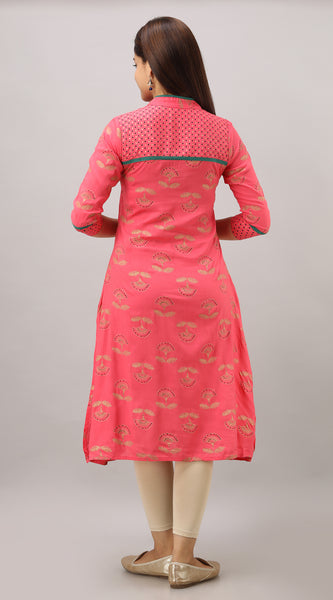 Svarchi Women's Rayon Floral Printed A-Line Kurta (Coral)