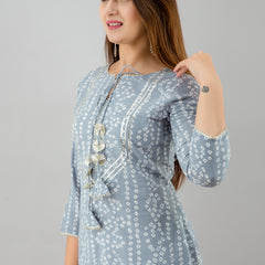 Svarchi  Womens Rayon  Bandhej Print Straight Kurta  (Grey)