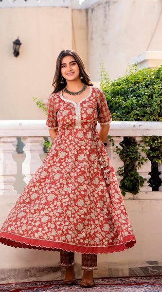 Svarchi Maroon flared Kurta with Pant and Organza Dupatta