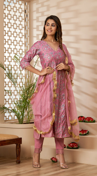 Svarchi Pink Chanderi Printed Kurta with Pencil Pant and Scalloped Dupatta